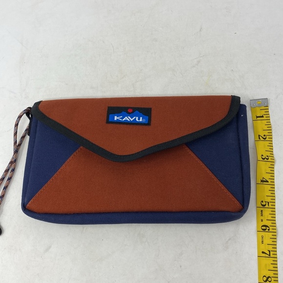 Kavu Bi- Color  Magnetic Clutch Large Wristlet Bag - Picture 9 of 10